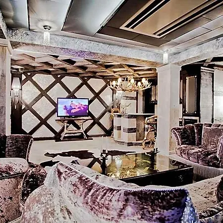 Royal Castle Design & 5* 圣弗拉斯