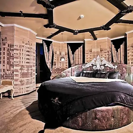 Royal Castle Design & 酒店