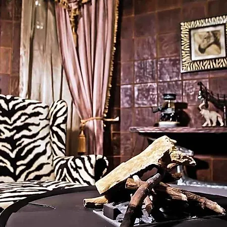 Royal Castle Design & فندق