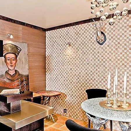 Royal Castle Design & 5* 圣弗拉斯