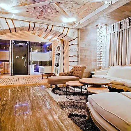 Royal Castle Design & فندق 5*