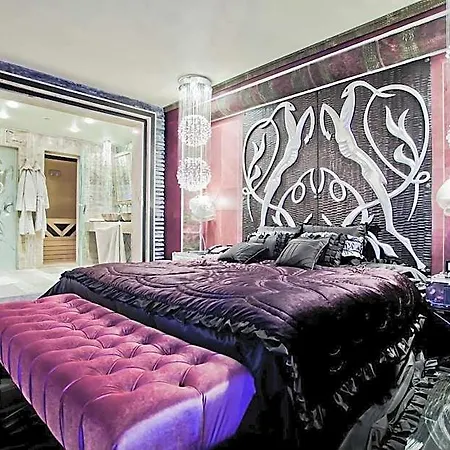 Royal Castle Design & 5*