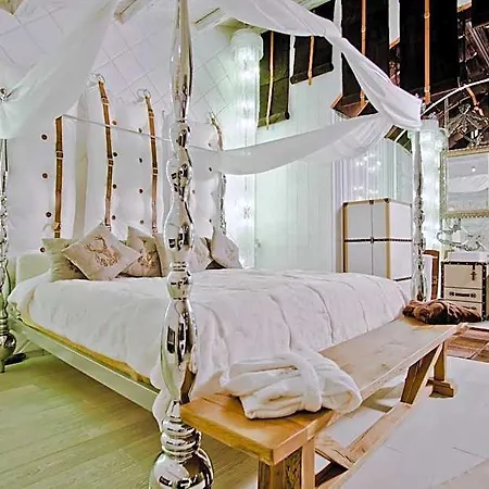 فندق Royal Castle Design &