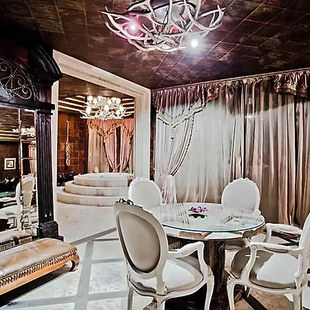 酒店 Royal Castle Design & 5*